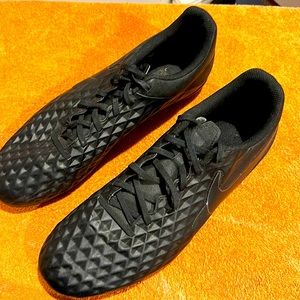 Nike leather upper rubber bottoms, men’s soccer boots
